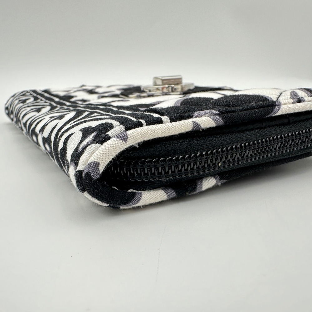 Vera Bradley Turnlock Wallet Womens OS Black White Night and Day Quilted Cotton - Picture 14 of 16